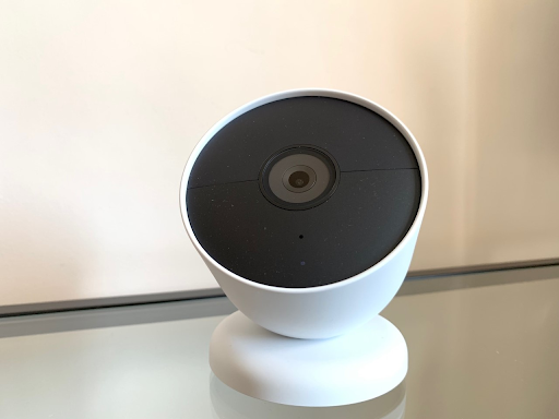 Nest Cam (battery) in magnetic stand