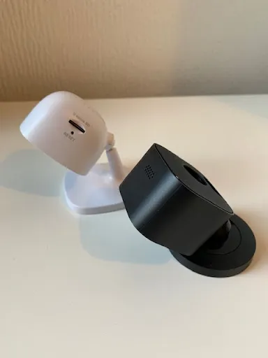 Blink Mini (black) pictured alongside AlfredCam (white) comparison 2